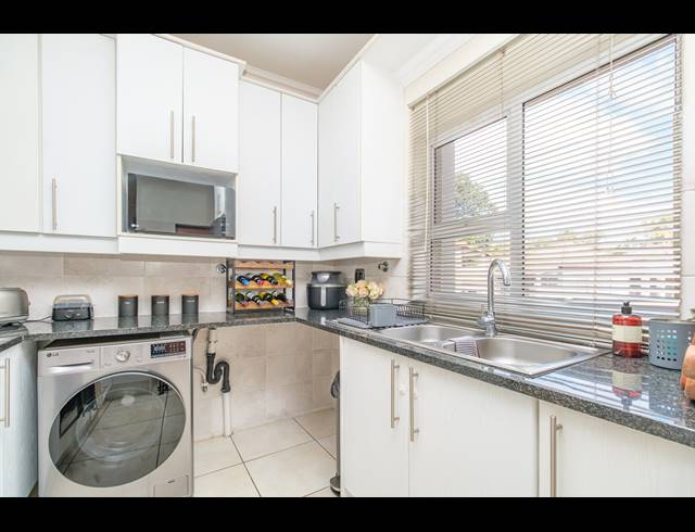 2 BEDROOM APARTMENT FOR SALE IN SAXONWOLD